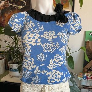 Anthropologie Little Yellow Button Cotton T-Shirt Blue and Cream sz XS